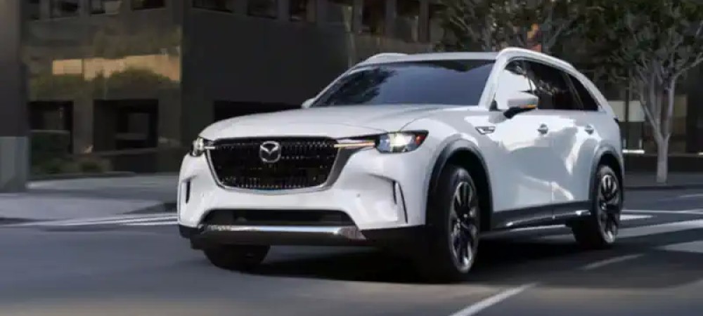 Mazda обновила кроссовер CX-90 и научила его голосовым командам